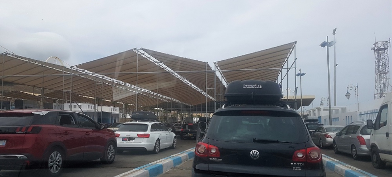 Cruzar en coche de Marruecos a Ceuta y coger el ferry en el mes de agosto